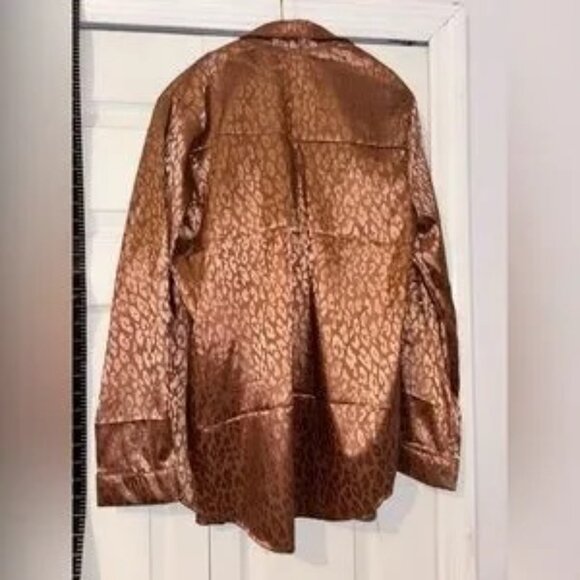 NWT, unworn Milk & Honey Peach Satin Blouse for ladies LACE SHINY FINISH MEDIUM - Picture 4 of 11